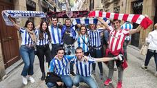 Gran ambiente en Donostia antes del derbi Real Sociedad - Athletic de Bilbao