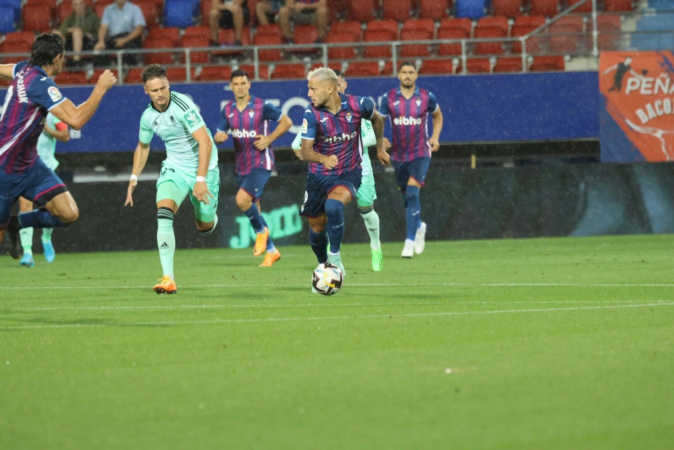 Goleada del Eibar al Granada