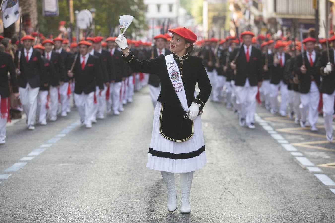 Así han desfilado las 19 cantineras del alarde tradicional