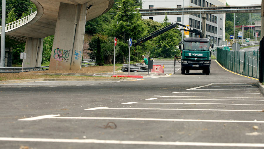 Herrera ya cuenta con nuevas pistas deportivas y aparcamiento en superficie