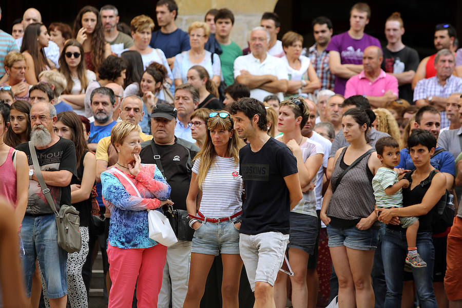 Concentración en Lezo contra el intento de agresión sexual sufrido por una menor