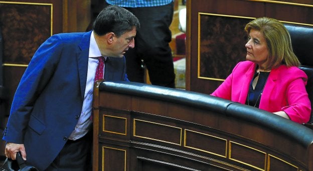 El PNV busca exprimir la negociación con el PP al constatar la falta de alternativa a Rajoy