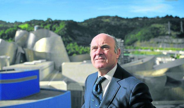 Luis de Guindos: «A futuro, Kutxabank tendrá que salir sin duda a Bolsa»