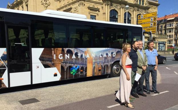 Dos nuevos autobuses turísticos darán a conocer Gipuzkoa a partir del sábado