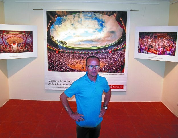 Carlos Mediavilla: «Fotografío todos los encierros, el estómago aún se me mueve de emoción»