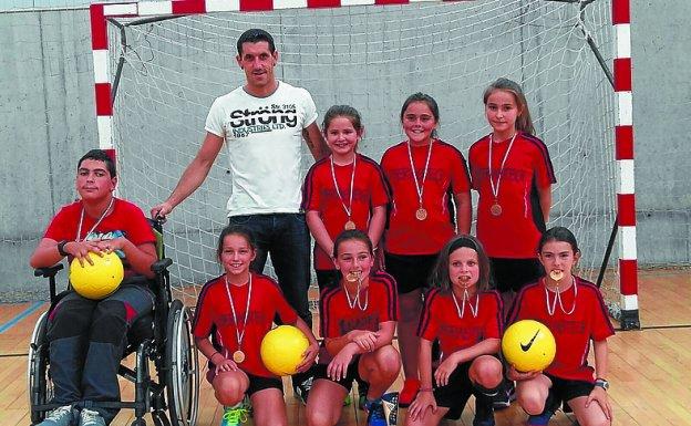 Benjamin mailako neskak nagusi San Juan Arsenal futbol txapelketan