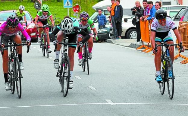 La ciclista Garazi Estebez, al campeonato de España