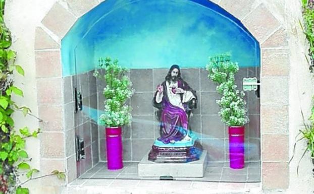 Una nueva figura cristiana acompaña a la vecindad de Barrio Plaza