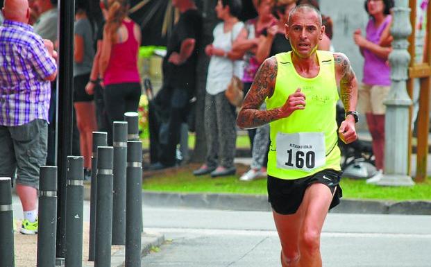 Raúl Gómez y Lourdes Colomo vencieron en el XVII Cross Subida a Santamaña