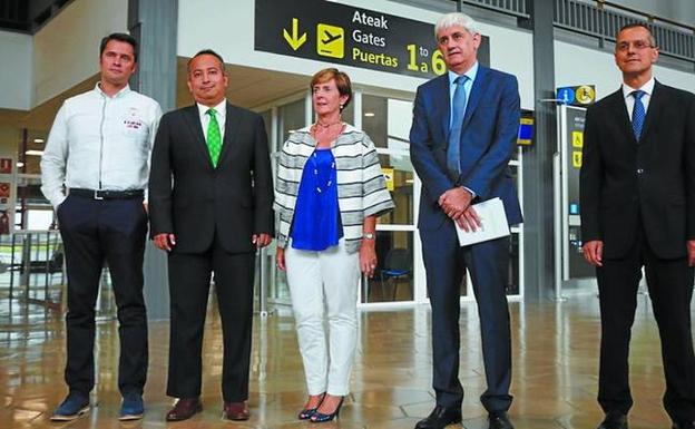 El ranurado de la pista de Hondarribia abre la puerta a que operen nuevos vuelos