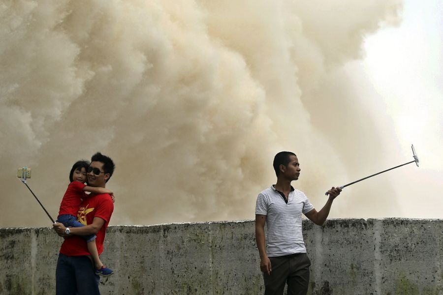 Una central hidroeléctrica en Vietnam abre sus puertas debido a las fuertes tormentas tropicales