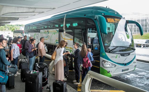 Lurraldebus refuerza la atención a sus usuarios en el aeropuerto de Loiu