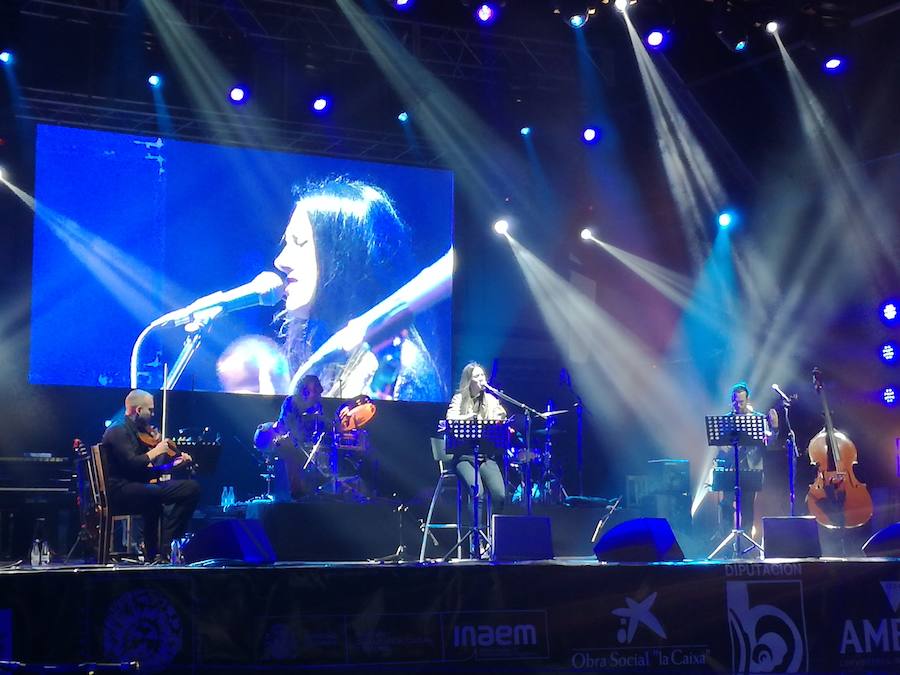 Precioso homenaje flamenco a Cohen y tremendo fiasco del Cigala en el Pirineo
