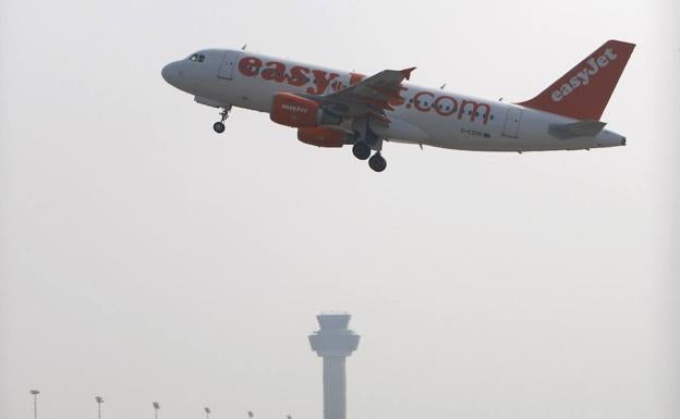 150 viajeros con destino Loiu se quedan tirados en Londres