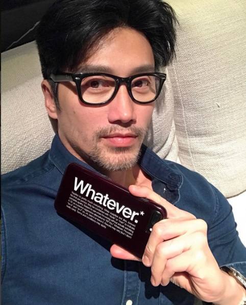 ¿Sabrías decir la edad real de este fotógrafo?