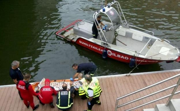 Aparecen los cadáveres de un hombre y una mujer en la ría de Bilbao en poco más de 4 horas