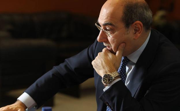 El consejero de Salud asegura que Osakidetza seguirá vacunando «como siempre»