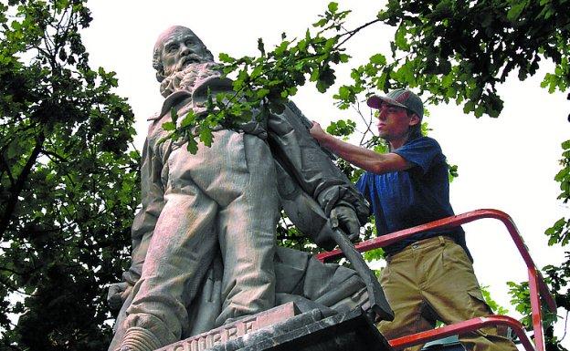 El Monumento a Iparragirre será restaurado en agosto