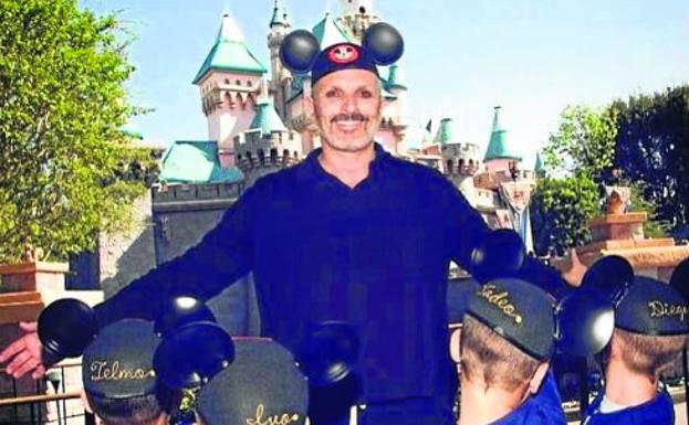 Bosé, víctima de piratas