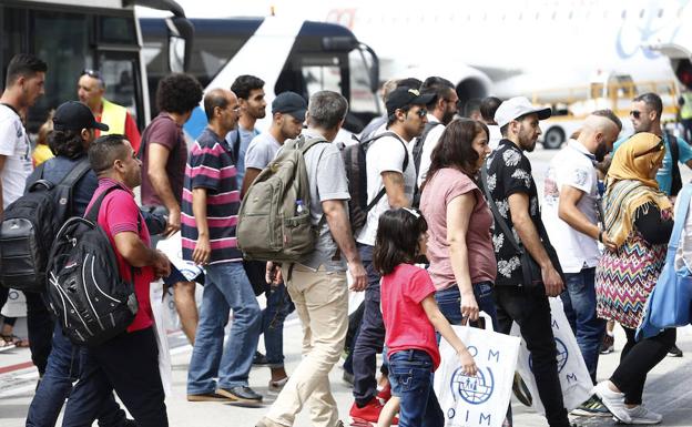 Gipuzkoa acogerá a 2 de los 164 refugiados llegados este miércoles a Madrid procedentes de Grecia