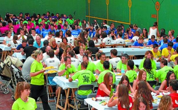 Koadrilek beren eguna ospatu zuten Amezketan