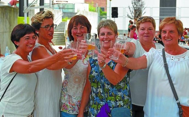 Kuadrillek giro onean igaro zuten eguna