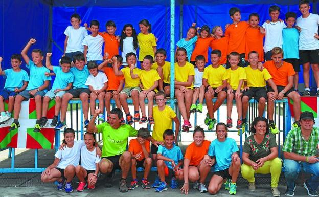 Ederki pasa zuten haurrek herri kirol saioan