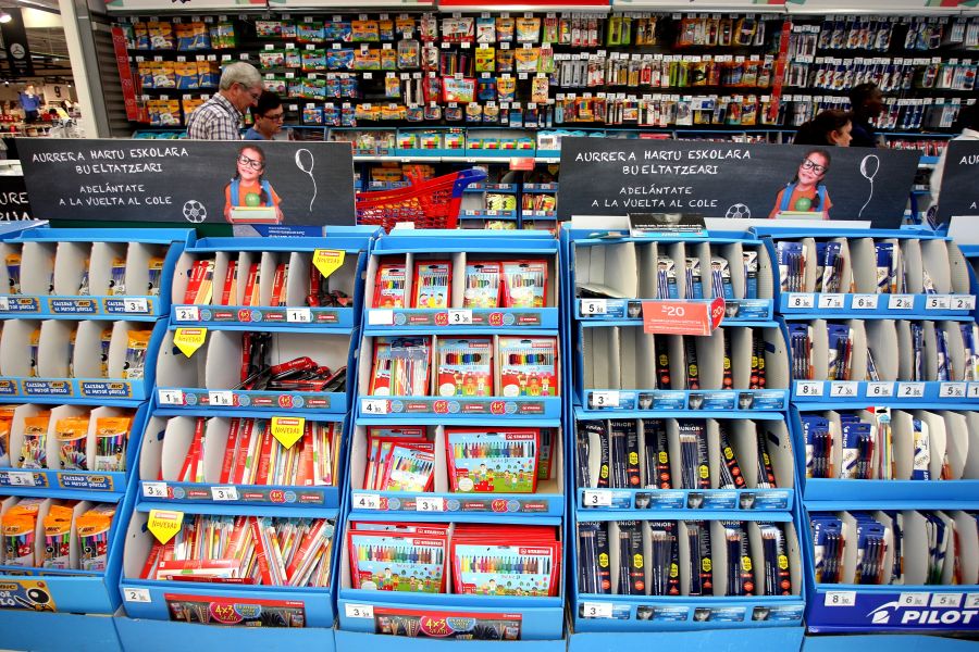 Carrefour acoge la 'Vuelta al cole solidaria'