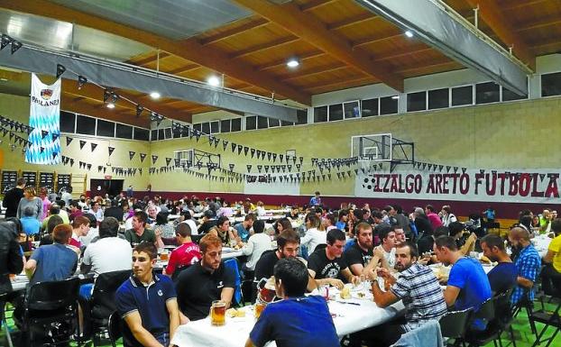 Última jornada de la XV Feria de la Cerveza en el polideportivo