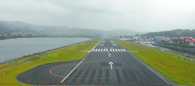 El recorte de la pista condiciona el futuro del aeropuerto de Hondarribia