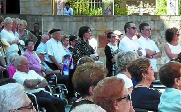 Jornada festiva en honor a los vecinos de mayor edad