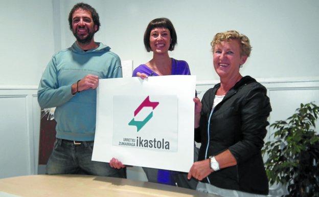 Urretxu-Zumarraga Ikastola estrena la renovada marca identificativa