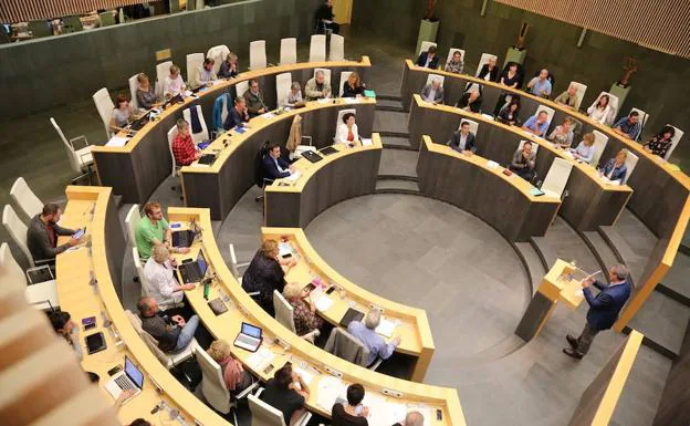 La oposición presenta 206 mociones al pleno de política general de Gipuzkoa