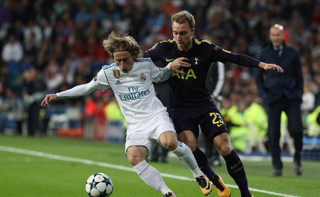 Modric templa y gobierna ante su ex