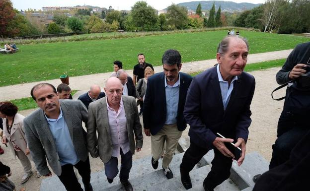 El Foro Social emplaza a ETA a la «desmovilización» y al «desmantelamiento total de las estructuras militares»