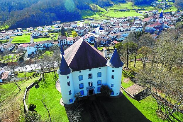 La iniciativa cultural para adquirir el Castillo de Baigorri ha captado ya 400.000 euros