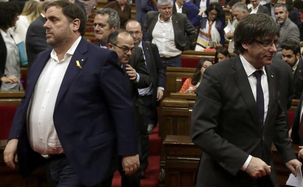 La doble marcha atrás de Puigdemont abre grietas profundas en el independentismo