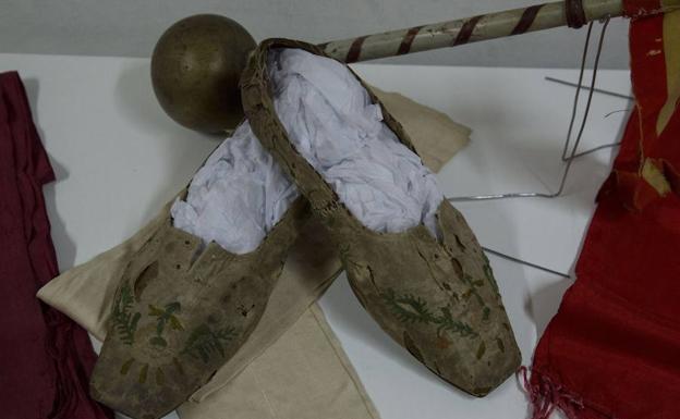 ‘Zuriaren’ oinetakoak