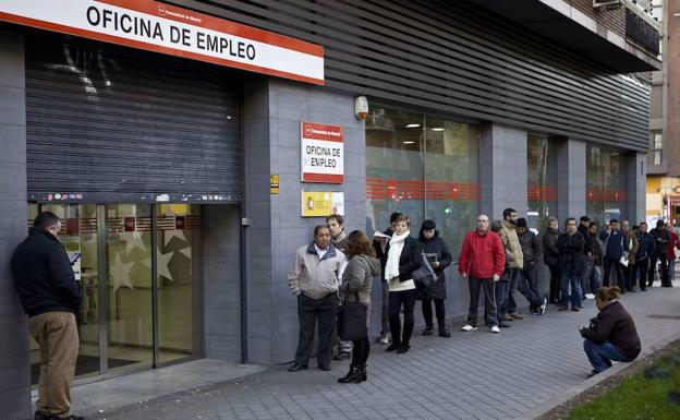 La estacionalidad del sector servicios eleva el paro en 7.255 personas en noviembre