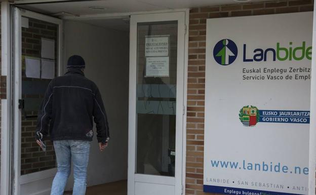 Más de 35.000 parados cobran la RGI como única fuente de ingresos en Euskadi