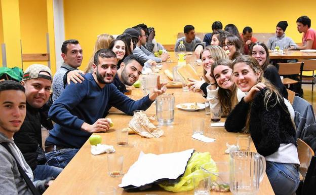 Exitosa cena navideña con sabor solidario