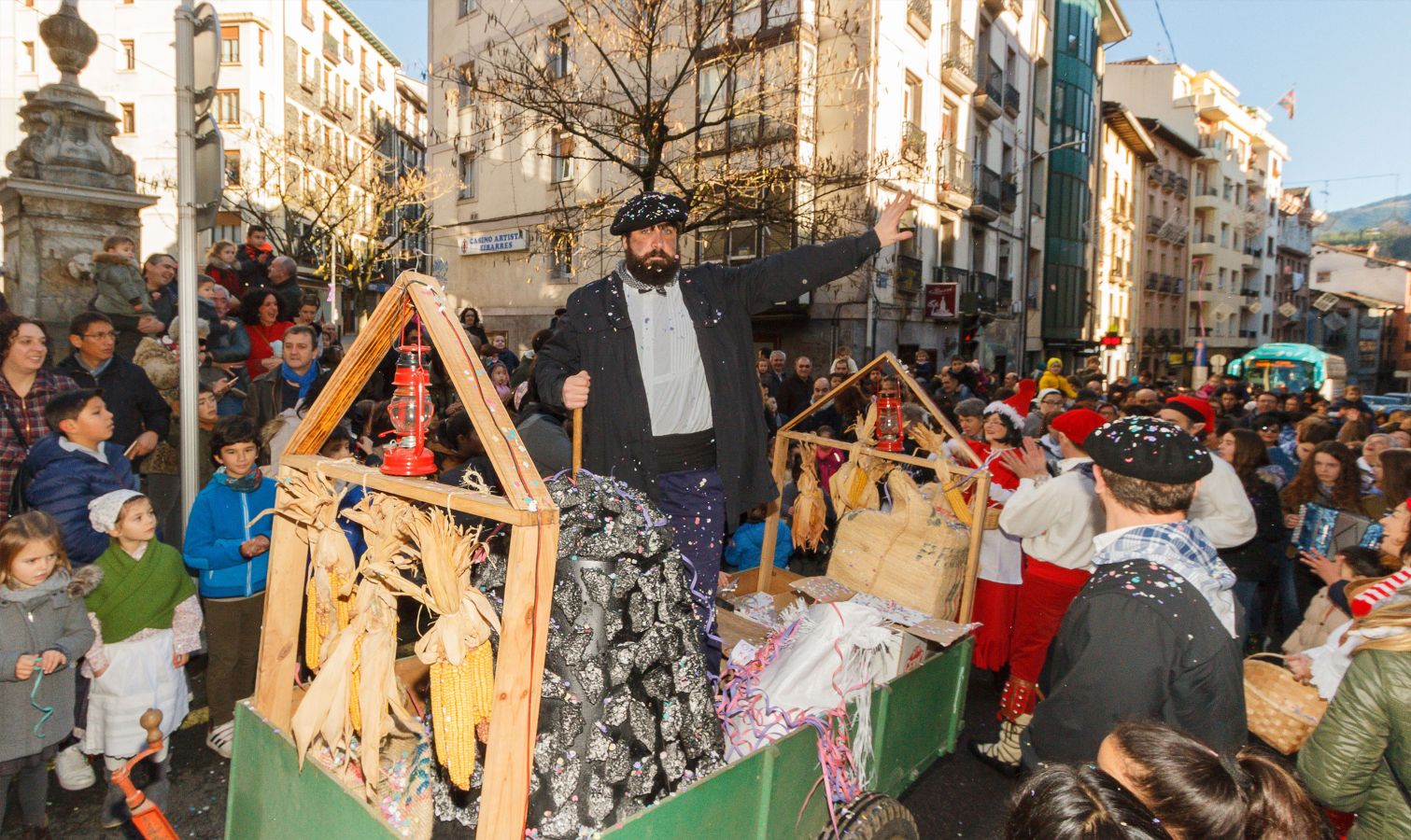 Olentzero reparte ilusión en Eibar
