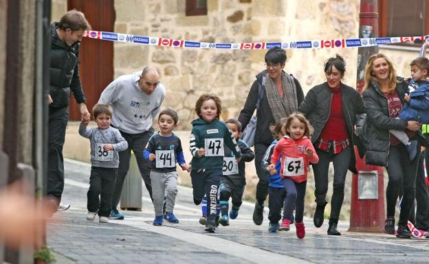 Los niños también disfrutan de la San Silvestre