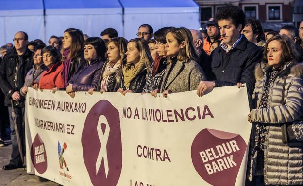 Se entregan en la Fiscalía de Menores los otros dos acusados de la agresión sexual en Barakaldo