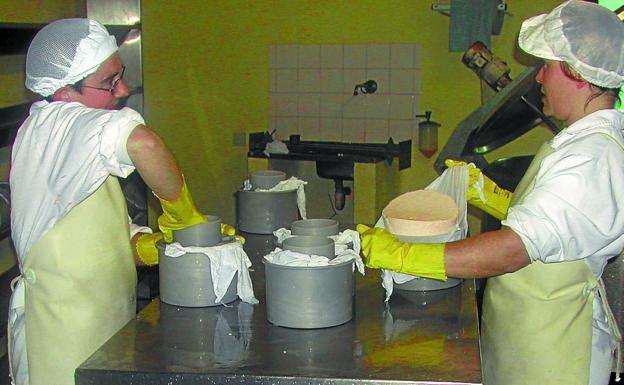 Oihan Txiki retira todos sus lotes de queso relacionados con el caso de meningitis en Madrid