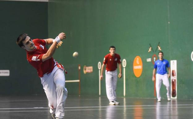 Elezkano II y Rezusta vencen 22-9 con autoridad