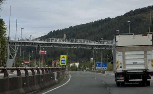 «Llevo una furgoneta y me cobran como camión»