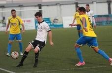 El Real Unión saca un punto de Mieres en un partido insípido