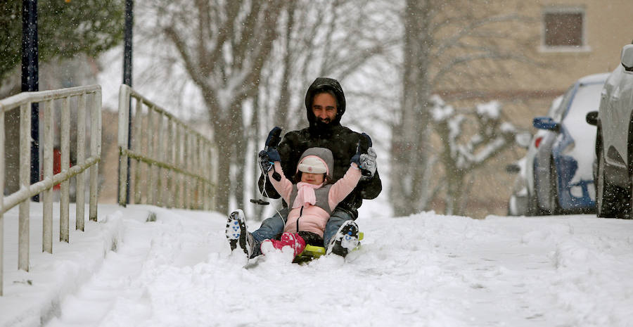 La cara más divertida de la nevada en Gipuzkoa