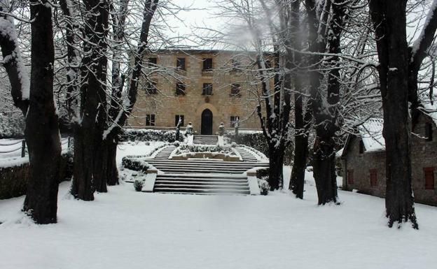 Astigarraga se tiñe de blanco